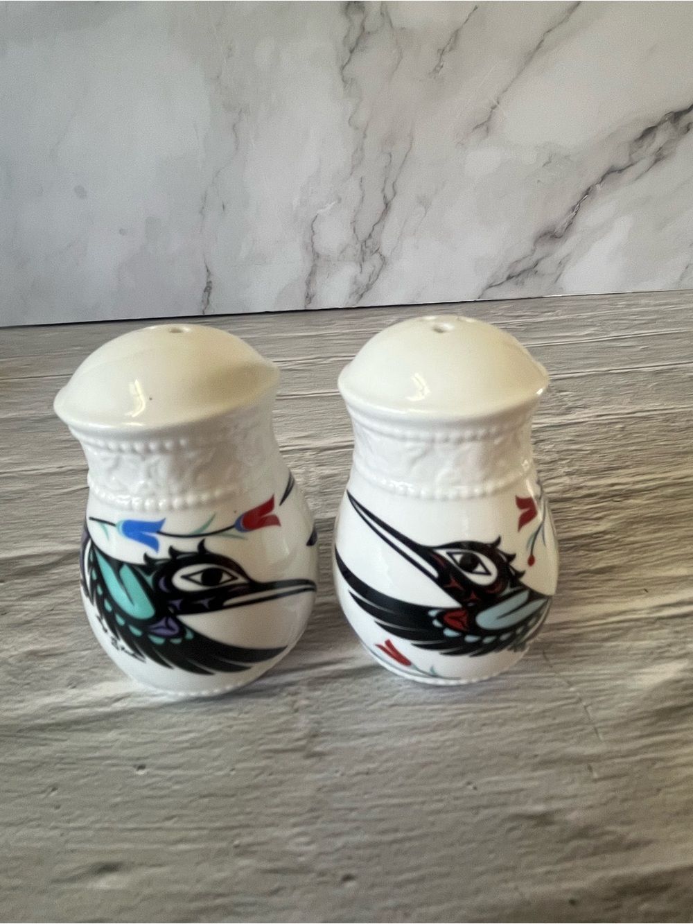 Beautiful Doug La Fortune Indigenous Art Bird New Salt & Pepper Shakers